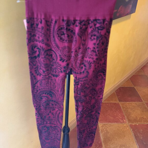 NWT! QREE High-Waisted Paisley Flocked Leggings | M/L | - Picture 1 of 7